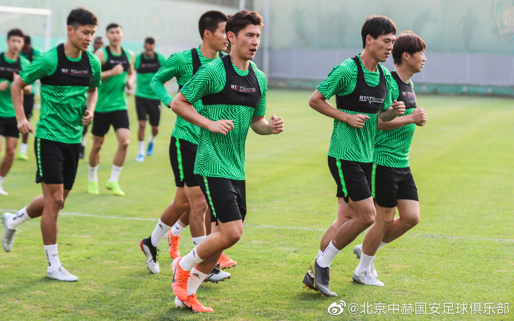 IM电竞比赛-比赛开场仅分钟，北京国安速胜深圳佳兆业的简单介绍